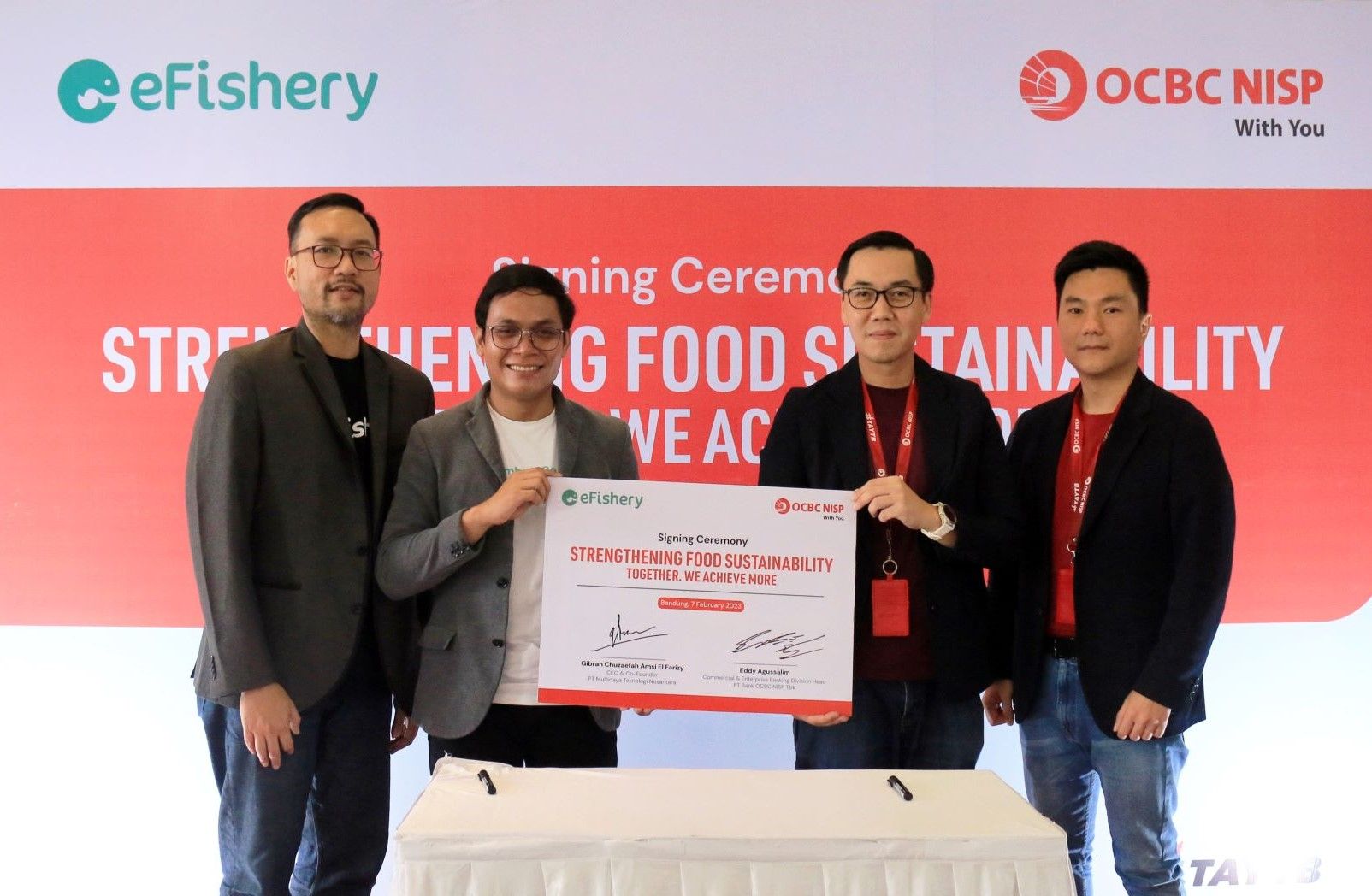 Kembali tegaskan komitmen perusahaan untuk mendukung ketahanan pangan nasional melalui sektor akuakultur, Bank OCBC NISP salurkan pinjaman bilateral senilai Rp250 miliar kepada PT Multidaya Teknologi Nusantara (eFishery).