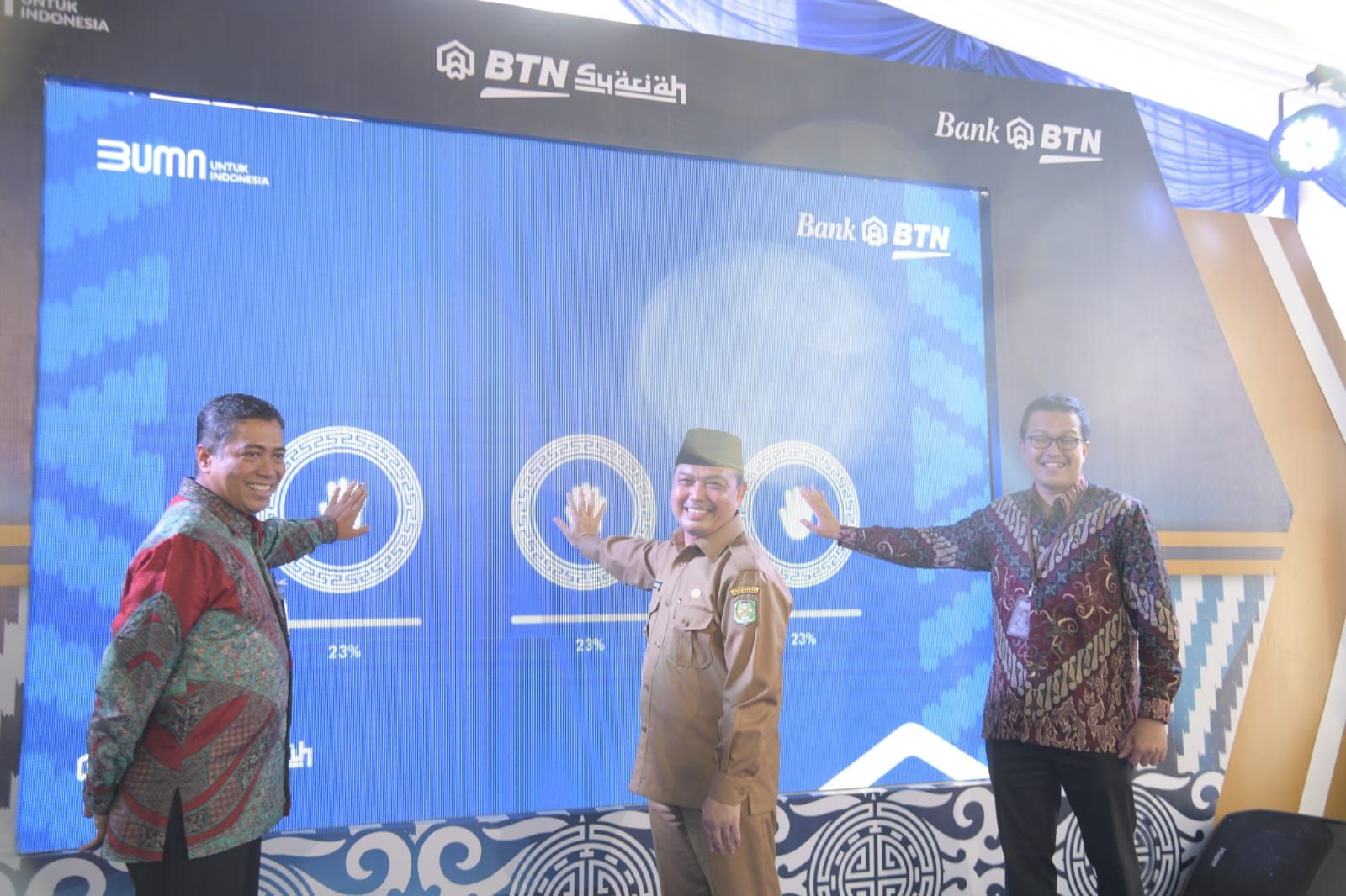 BTN Syariah menjadi pendukung utama bisnis Bank BTN, khususnya di segmen pembiayaan perumahan telah berkontribusi menyalurkan pembiayaan untuk lebih dari 318.000 rumah bagi masyarakat Indonesia.