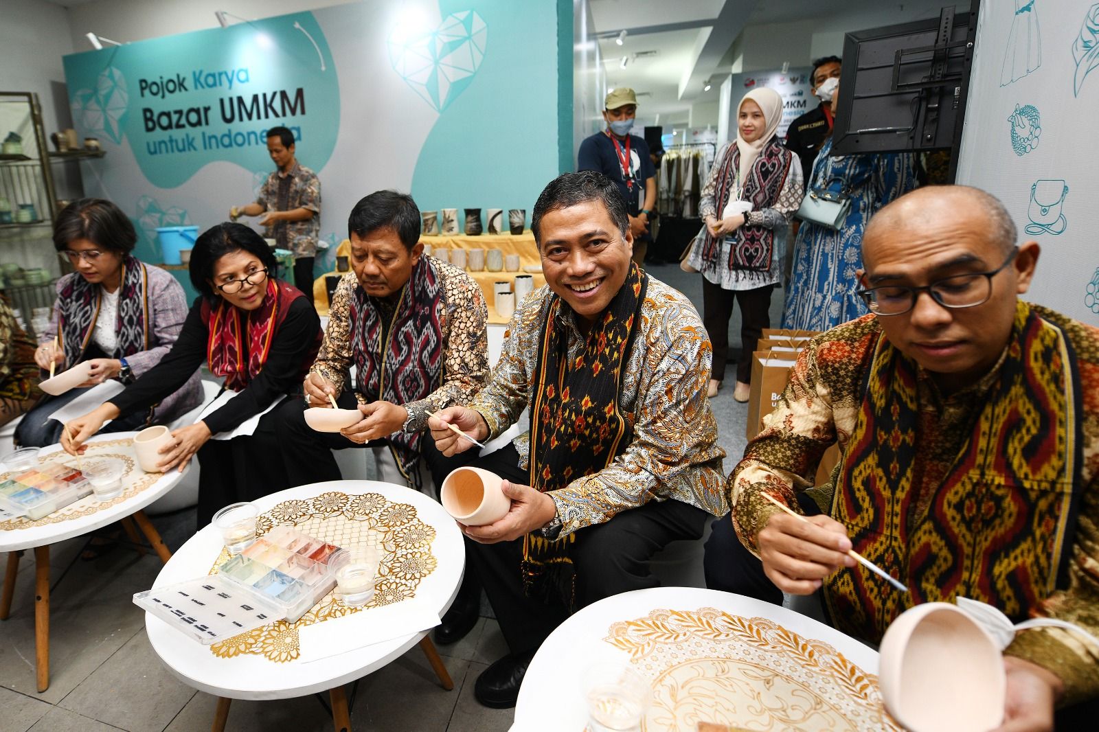 PT Bank Tabungan Negara (Persero) Tbk (BTN) mendukung program Bazar UMKM untuk Indonesia yang diinisiasi oleh Kementerian BUMN dan Kementerian Koperasi & UMKM. Adapun dukungan yang diberikan Bank BTN dengan menggelar kegiatan Bazar Belanja Produk UMKM di Sarinah mulai 16-19 Februari.