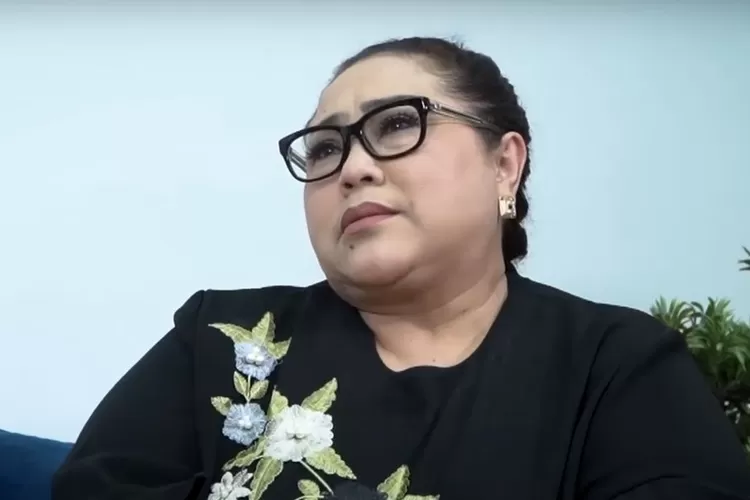 Nunung disebut sebagai sandwich generation. Berikut ini penjelasannya (Halim Kusuma)