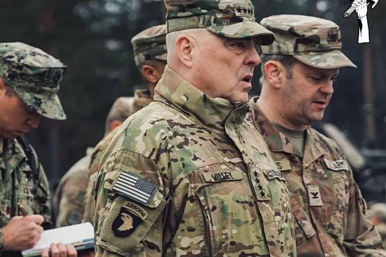 Jenderal Angkatan Darat Amerika Serikat (AS), Jenderal Mark A. Milley yang menemui Panglima Angkatan Bersenjata Ukraina, Jenderal Valerii Zaluzhnyi untuk memberikan bantuan dalam perang melawan Rusia. (Instagram @great_warr)