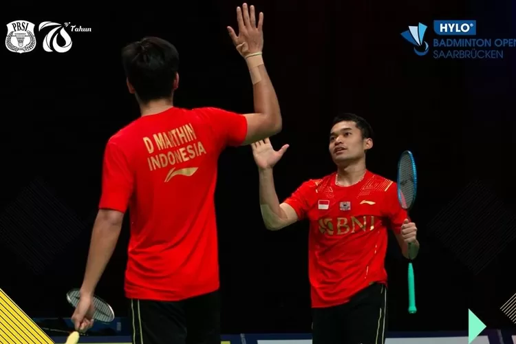 Pasangan ganda putra Indonesia Leo-Daniel akan kembali masuk ke arena 'perang saudara' di final Hylo Badminton Open 2021 (Instagram/@badminton.ina)