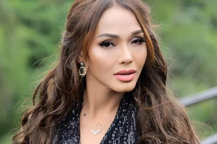 Bunda Corla terlihat ngamuk karena disebut tidak laku oleh netizen (Tangkap Layar  Instagram @corla_2)