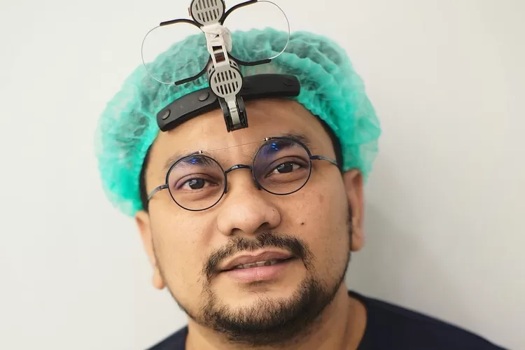 Klinik kecantikan milik dokter Tompi didemo massa karena disebut-sebut tidak mempekerjakan warga sekitar (Instagram@dr_tompi)