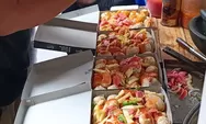 Bacimut Pizza, Jajanan Khas Bandung yang Viral, Harga Murah Toping Melimpah, Kamu Sudah Pernah Coba?