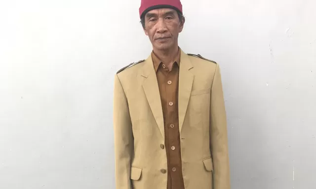 Ustad Yana Ajaib Mengajar Sambil Mengobati, Melalui Terapi Tanpa Sentuh 