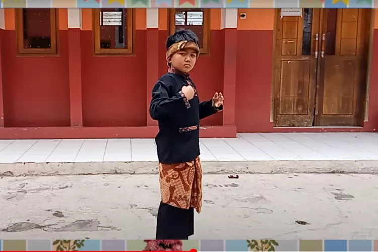 Kemendikbud atur soal penggunaan baju adat dalam aturan seragam sekolah baru untuk SD-SMA ( SDIT Bina Muda Channel)