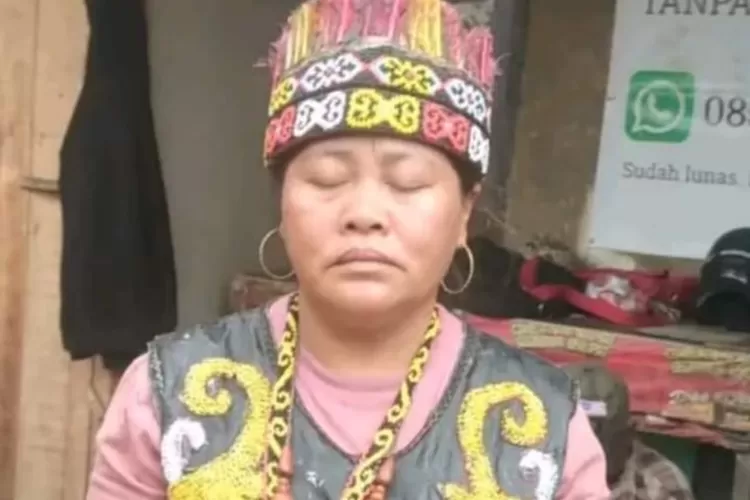 Profil dan biodata Ibu Ida Dayak. (Tangkapan Layar Kanal Instagram/@idakomangsudiartha)
