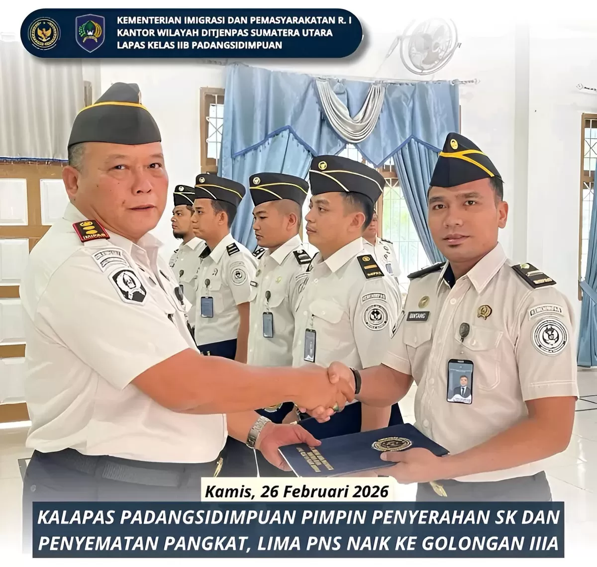 Kalapas Padangsidimpuan Saat Penyerahan SK dan Penyematan Pangkat