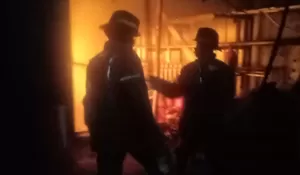 Bengkel Las di Jalan Raya Bogor Cisalak Pasar Depok Kebakar