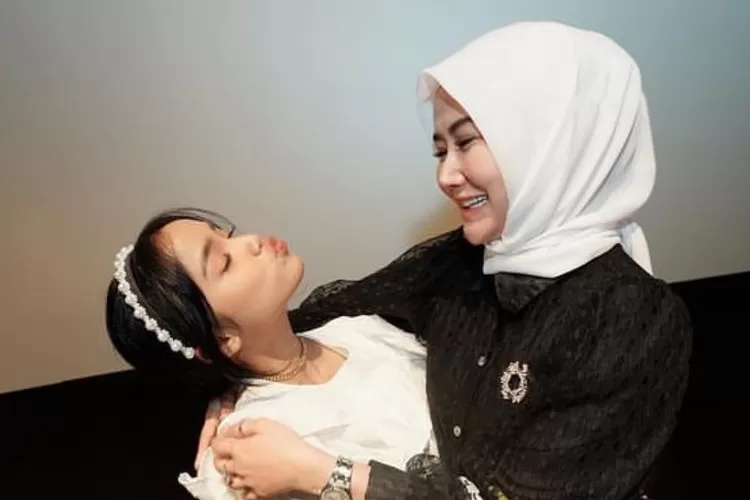 Fuji Ungkap Kebaikan Marissya Icha yang Rela Lindungi dari Orang Jahat (Gorajuara.com/dok: Instagram @marissyaichareal)