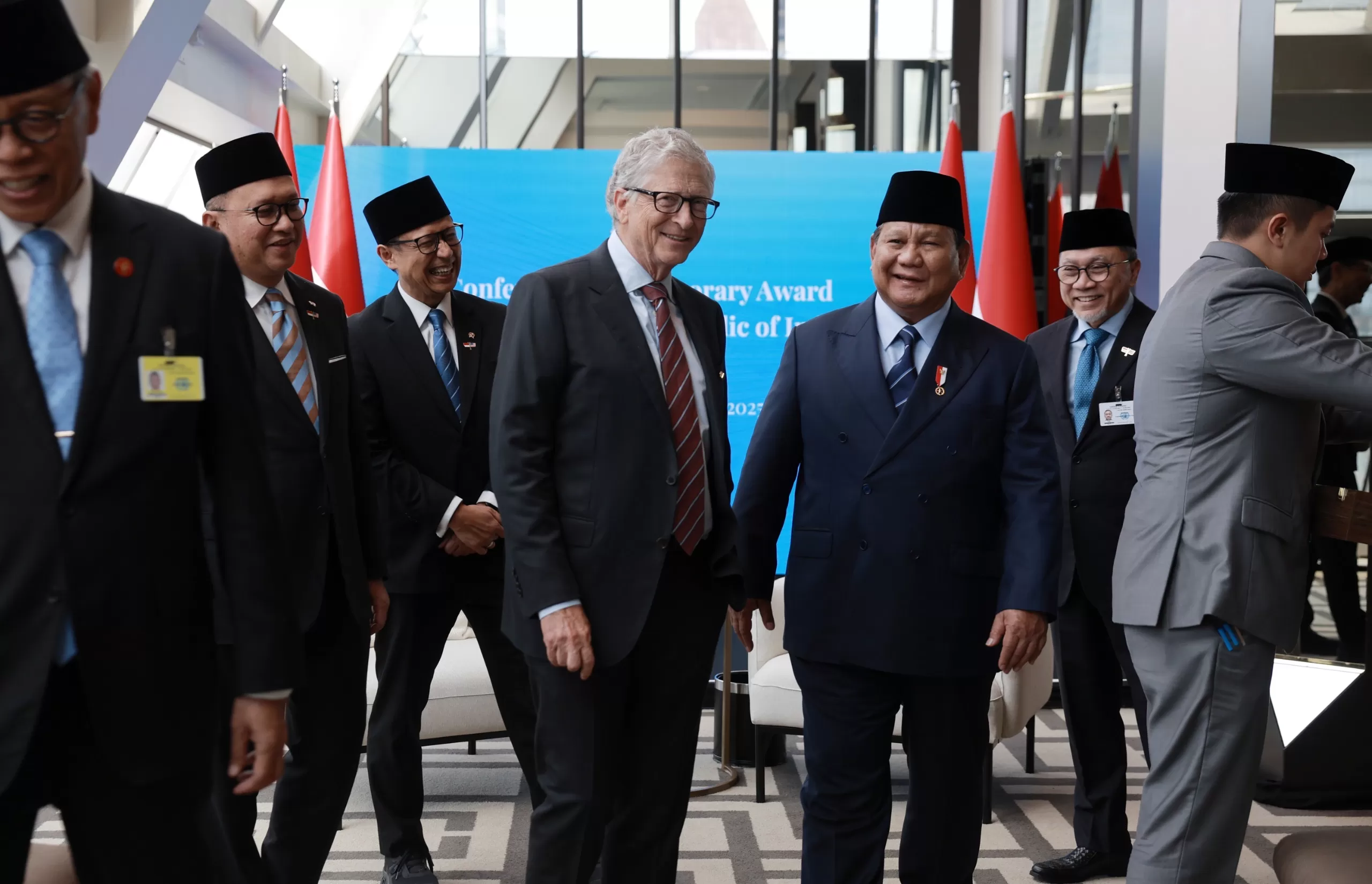 Presiden Prabowo melakukan pertemuan dengan Bill Gates dalam kunjungannya ke New York, Amerika Serikat.