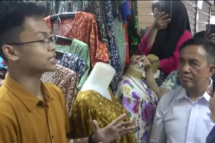 penjualan online marak, pedagang toko offline sepi dan protes e commerce ditutup (Tangkap layar Youtube Liputan 6)