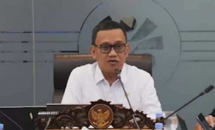 Potret Menteri Perlindungan Pekerja Migran Indonesia (P2MI) Abdul Kadir Karding, beri klarifikasi soal mencari kerja ke luar negeri.
