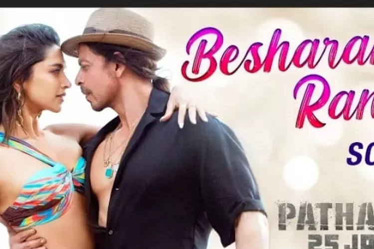 Deepika Padukone dan Shah Rukh Khan dalam video lagu Besharam Rang. (Tangkapan layar youtube YRF)