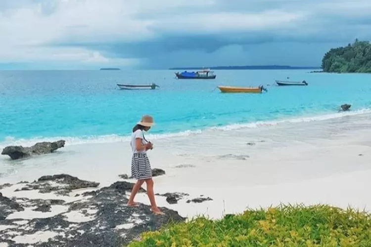 Pulau Asu masuk dalam deretan destinasi wisata terbaik dan terpopuler di Pulau Nias (Tangkap layar Instagram @indotravellers.co)