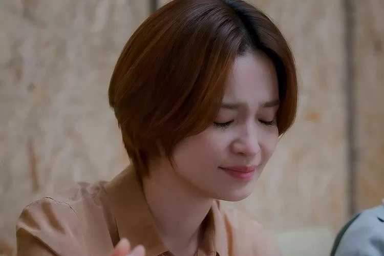 Drama Korea Thirty Nine episode 4 menceritakan Jeon Mi Do yang berbagi rahasia paling sedih