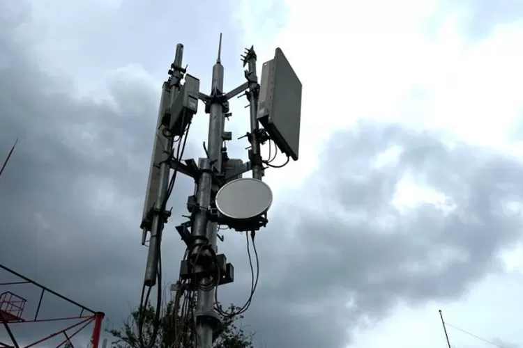 Contoh Base Transceiver Station (BTS) yang berada di Huawei ASEAN Academy di CIBIS Park, Jakarta Selatan, Rabu (23/11/2022).  (ANTARA/Arnidhya Nur Zhafira)