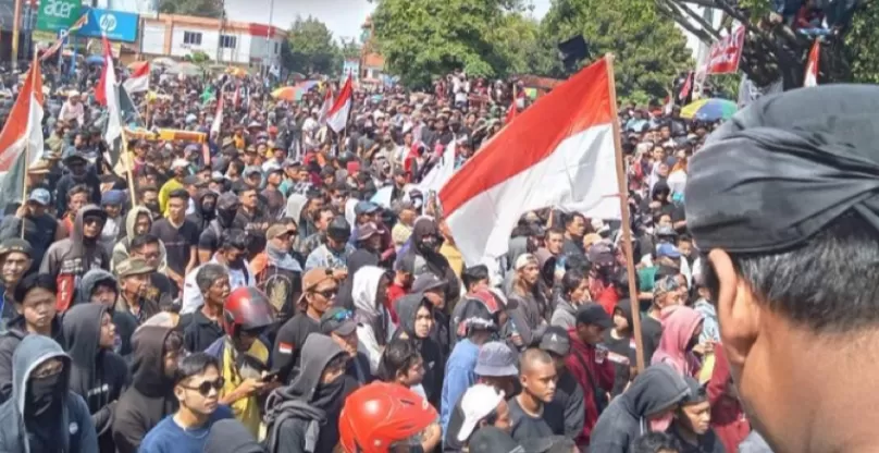 Aksi demo di Kabupaten Pati, Jawa Tengah, tuntut Bupati Sudewo mundur.