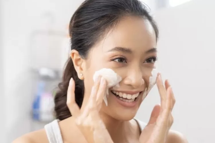 Ilustrasi Facial Wash vs Facial Foam (Beauty Haul)