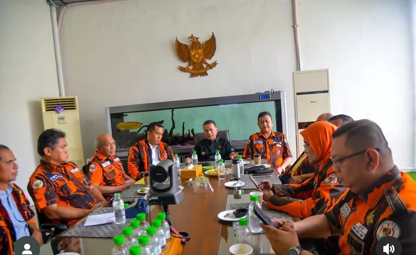 Ketua MPW PP Sumut, Musa Rajekshah, saat memimpin rapat di MPW PP Sumut.