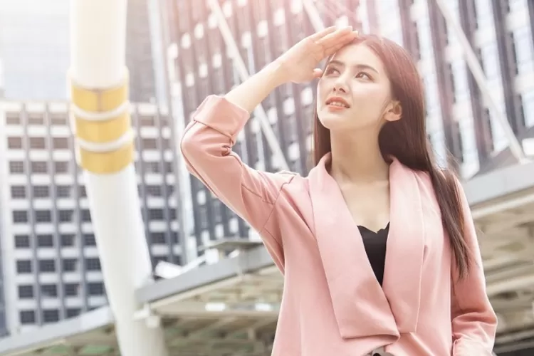 Wajib Simak! 7 Cara Melindungi Kulit dari Sinar Matahari Agar Tidak Hitam (Foto: Beauty Haul)