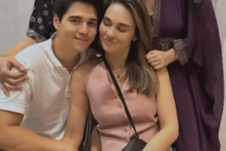 Akhirnya! Luna Maya dan Maxime Bouttier Mulai Go Publik, Beda 10 Tahun Apa Tak Masalah Bagi Calon Ibu Mertua? (Foto: Instagram @lambee.pedes)