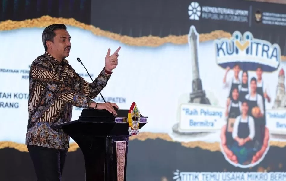 Menteri Usaha Mikro, Kecil, dan Menengah (UMKM) Maman Abdurrahman menegaskan bahwa Kredit Usaha Rakyat (KUR) harus disalurkan secara tepat sasaran 