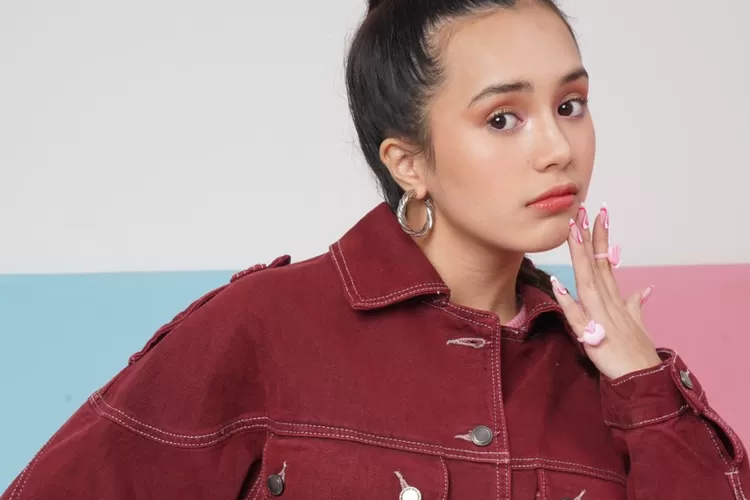 Ilustrasi tren jeans tahun 2022.  (Dok JINISO )