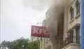 KFC Green Lake Sunter di Jakarta Utara Terbakar, 30 Personel Pemadam Langsung Terjun ke Lokasi