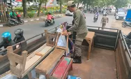 Lagi-Lagi Langgar Larangan, Pedagang Depan Rumah Sakit Wongsonegoro Kembali Ditertibkan