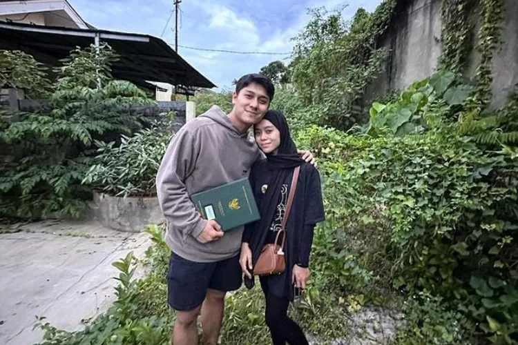 Lika-liku perjalanan cinta Rizky Billar dengan Lesti Kejora. (Instagaram/ @rizkybillar)