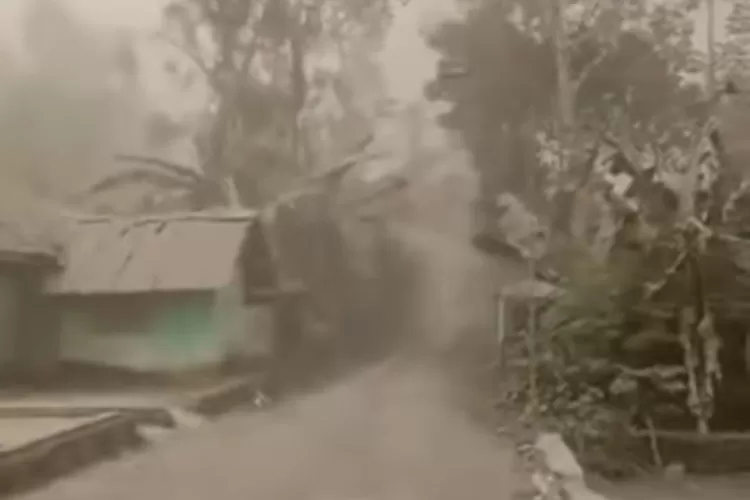 Erupsi Gunung Semeru, Status Siaga Naik Menjadi Awas, Terhitung Hari Ini Minggu 4 Desember 2022: Siaga Tsunami (Instagram  urban.hikers)