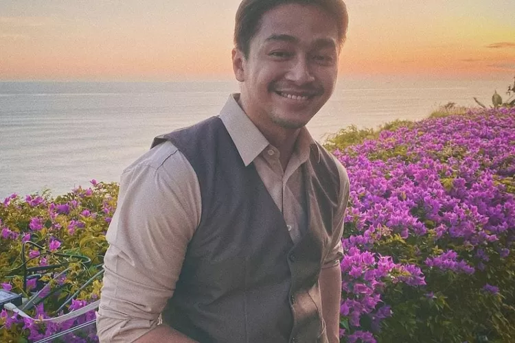 Deva Mahenra sukses perankan Sal di Ikatan Cinta dengan Amanda Manopo. (Gorajuara/ dok: Instagram/ devamahenra)