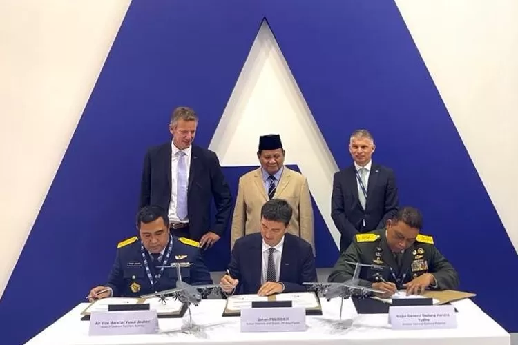 Kementerian Pertahanan RI telah menandatangani Letter of Intent (LoI) pemesanan dua pesawat Airbus A400M (Twitter/@Kemhan_RI)