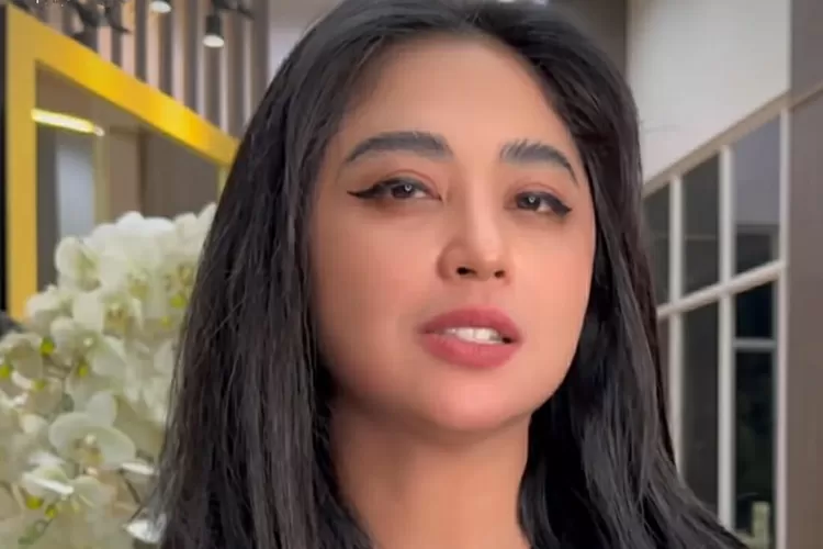 Dewi Perssik bantah isu disoraki warga Lebak Bulus, ia sebut justru warga support (instagram)