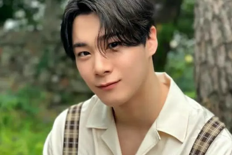 Moonbin ASTRO (Sumber: Instagram @moon_ko_ng)