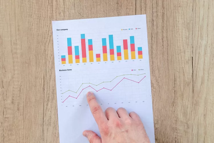 ilustrasi invetasi (Foto/ Pexels - @goumbik)