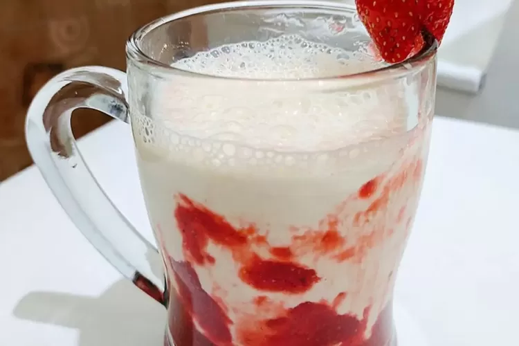  Korean Strawberry Milk, resep yang bisa kamu tiru di rumah (cookpad.com/NaumiFarisa)