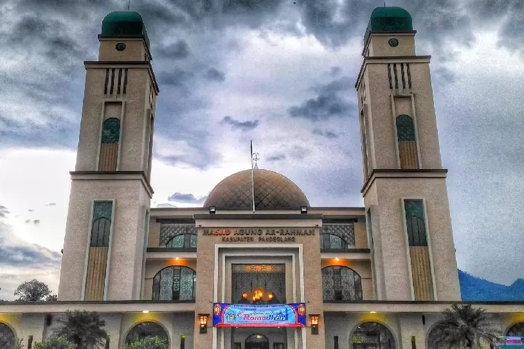 Sama-sama Dibangun Jaman Londo, Mana yang Lebih Tua, Masjid Agung  Rangkasbitung atau Masjid Agung Pandeglang? - Esn Banten