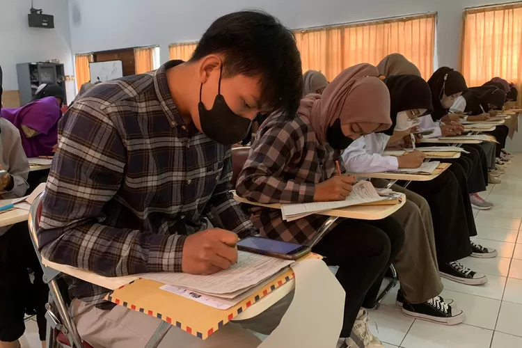 Walk interview yang dilaksanakan Dinas Tenaga Kerja untuk kebutuhan tenaga kerja di KIK. (edi prayitno/kontributor Kendal)