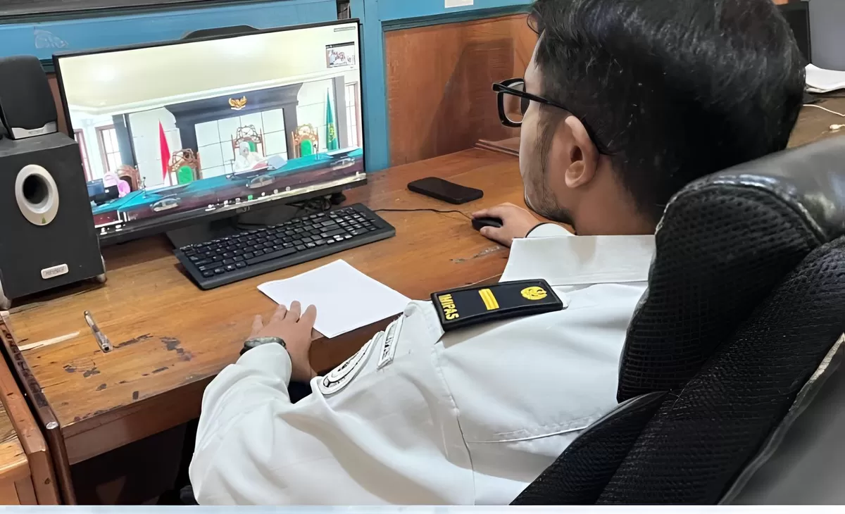 PK Bapas Muara Teweh Saat Mengikuti Kegiatan Sidang Secara Virtual