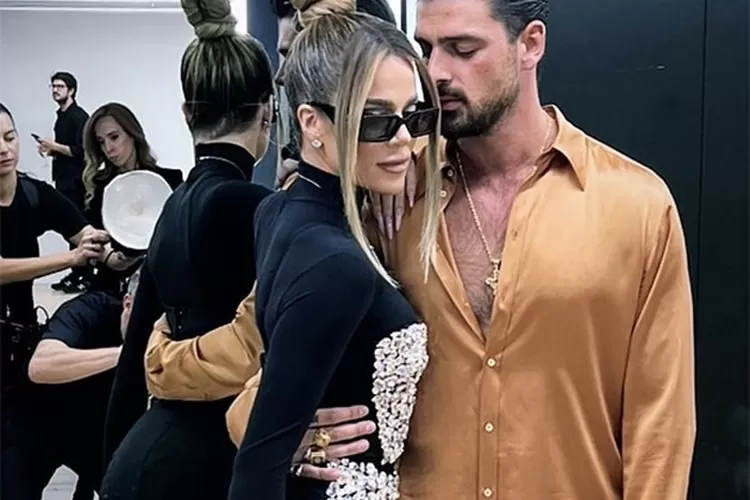 Khloe Kardashian Foto Mesra dengan aktor 365 Days. Foto/Khloe Kardashian. (Foto/Khloe Kardashian.)