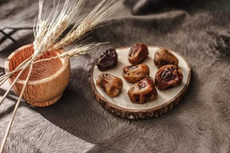 Bulan Ramadhan Tiba, Kurma menjadi Incaran, Berikut 5 Jenis Kurma Terbaik Sepanjang Masa (Foto: Kurma/Unsplash)