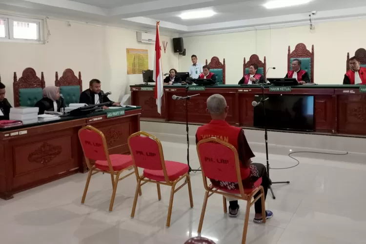 Murachman terdakwa pemalsuan data-data untuk menguasai lahan HGU PTPN 2 Afdeling Penara Kebun Tanjung Garbus (Realitasonline.id/ ZUL)