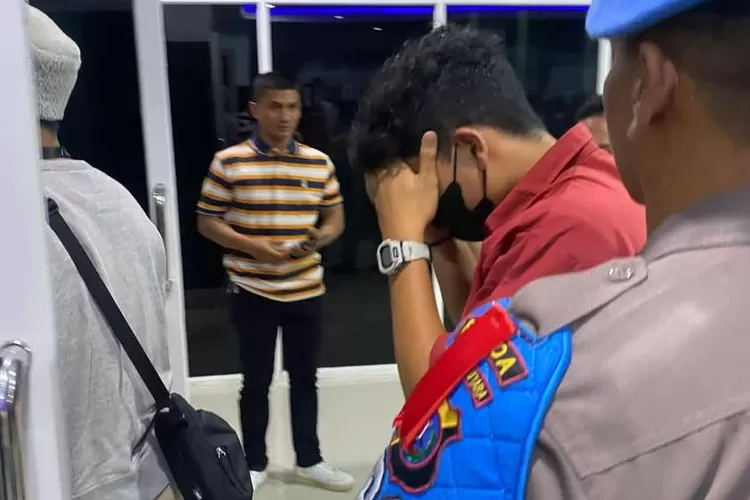 Aditya Hasibuan (baju merah), anak AKBP Achiruddin Hasibuan, resmi menjadi tersangka penganiayaan (Foto: Gorajuara/Twitter/@mazzini_gsp)