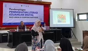 Bantu Pahami Literasi Keuangan Digital Bagi UMKM, Mahasiswa UNDAR Lakukan Pendampingan di Kampung Martabak