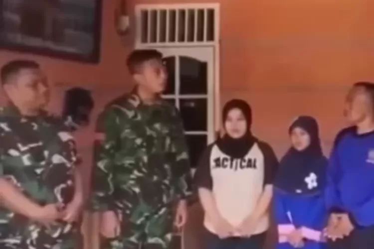 Anggota TNI Tendang Motor Ibu-ibu Bonceng Anak Kecil Akhirnya Minta ...