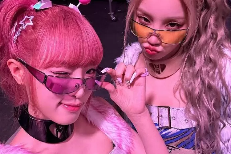 Lagu Hate Rodrigo &ndash; Choi Yena feat. Yuqi (G)I-DLE resmi dirilis. (Sumber: Instagram @yena.jigumina)