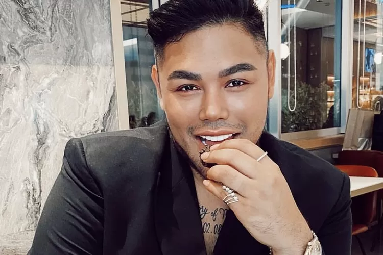 Tak Disangka, Ternyata Biaya Perawatan Gigi Artis Serba Bisa Ivan Gunawan Segini. (Instagram/@ivan_gunawan)